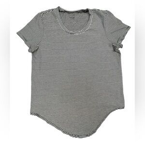 Madewell- Knot front tee- Medium.‎